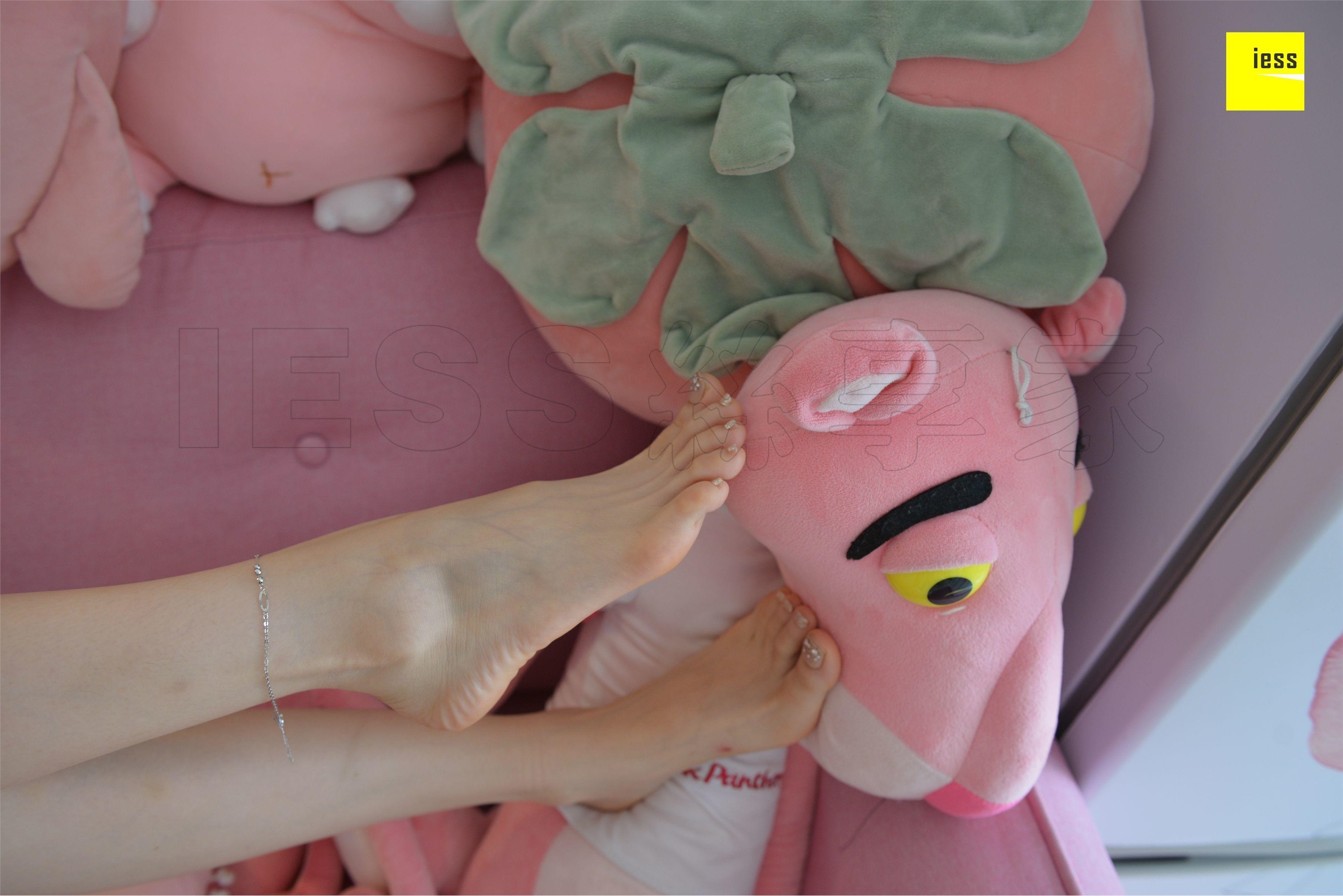 IESS异思趣向 2018.05.09《魔鬼周三》特刊18期：《粉红仲夏梦》佳佳